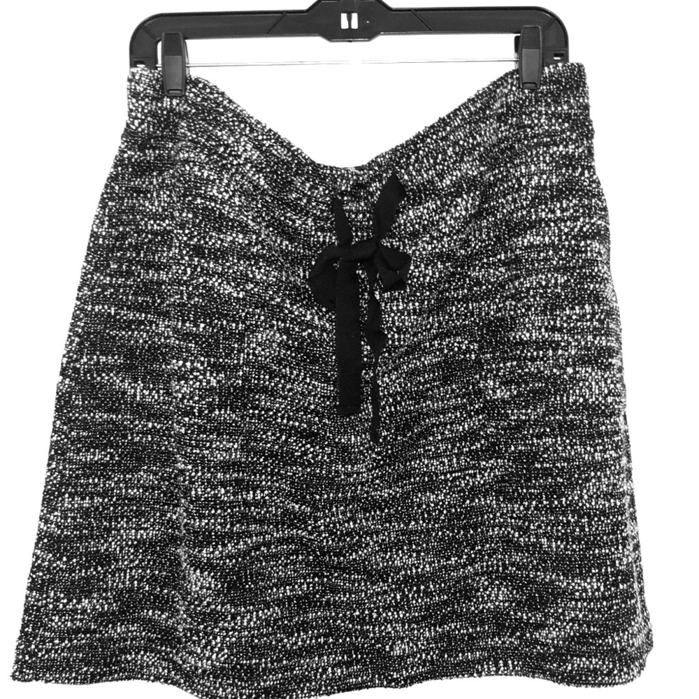 Loft pull on stretchy black white boucle skirt